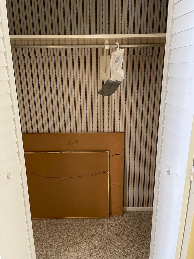 Building Photo - 4750 Cove Cir