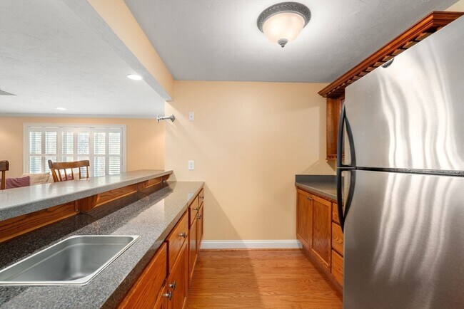 Building Photo - 3 Summerland Way