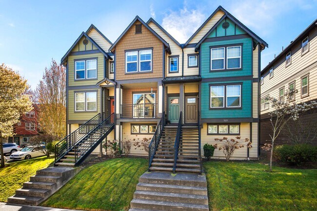 Building Photo - 7123 Shinkle Pl SW