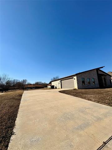 Building Photo - 2713 Stone Briar Dr