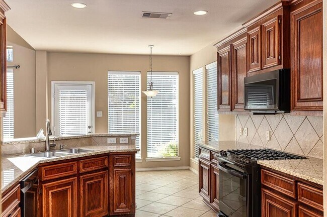 Building Photo - 4531 Long Creek Dr