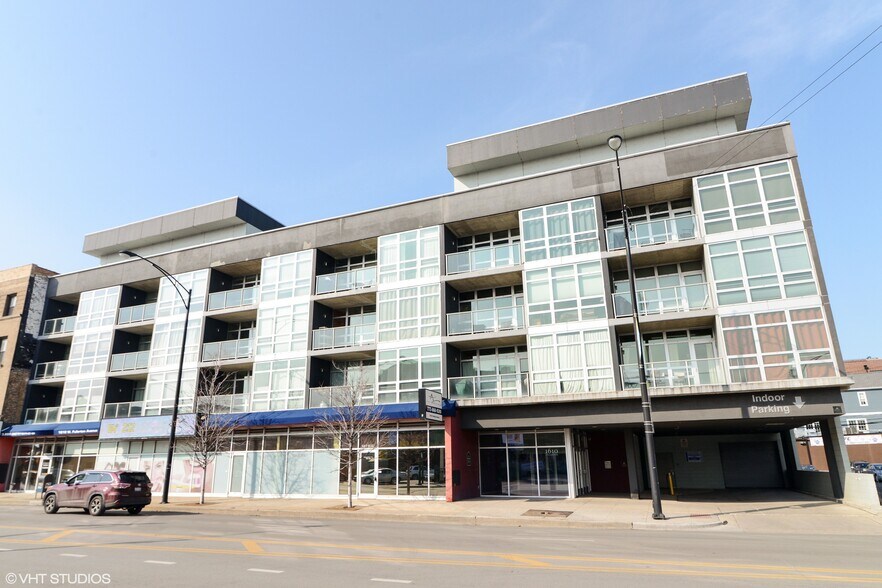 Primary Photo - 1610 W Fullerton Ave
