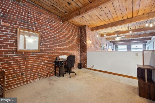 Building Photo - 122 Chestnut St