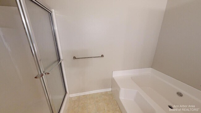 Building Photo - 1408 Fox Pointe Cir