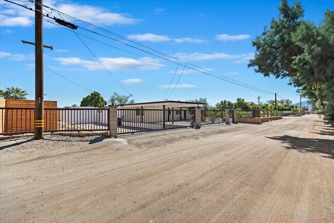 Building Photo - 32300 Shadow Mountain Ln