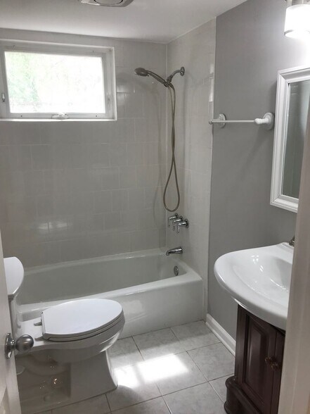 Building Photo - 1803 Great Falls St