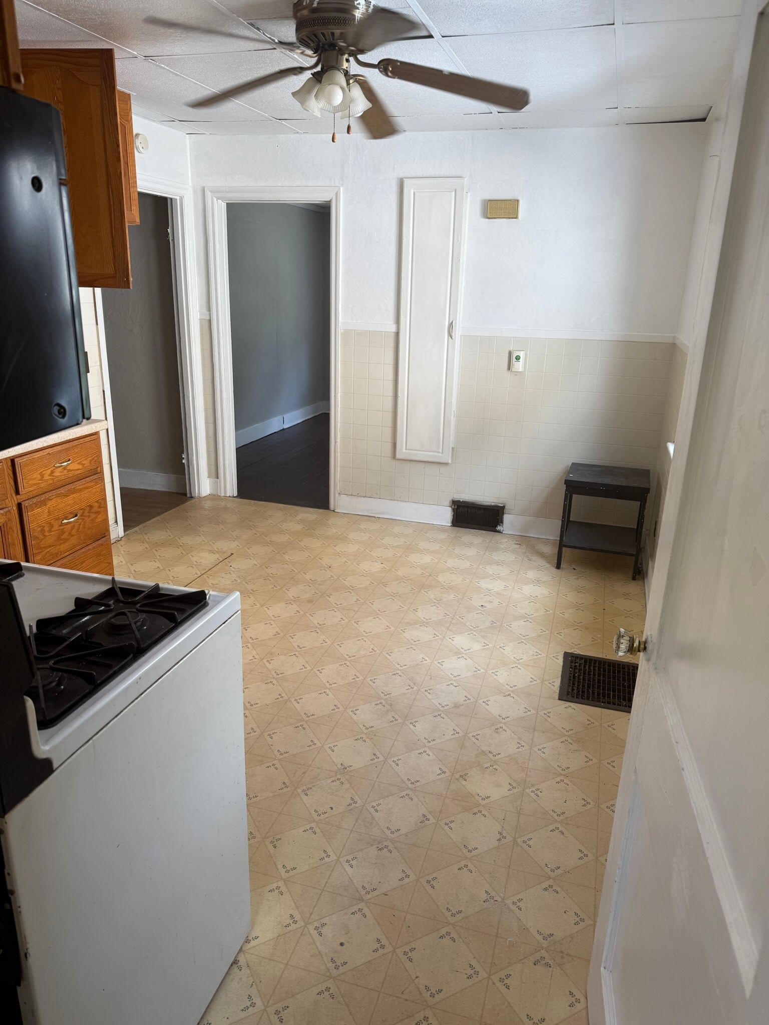 Building Photo - 273R Garfield St