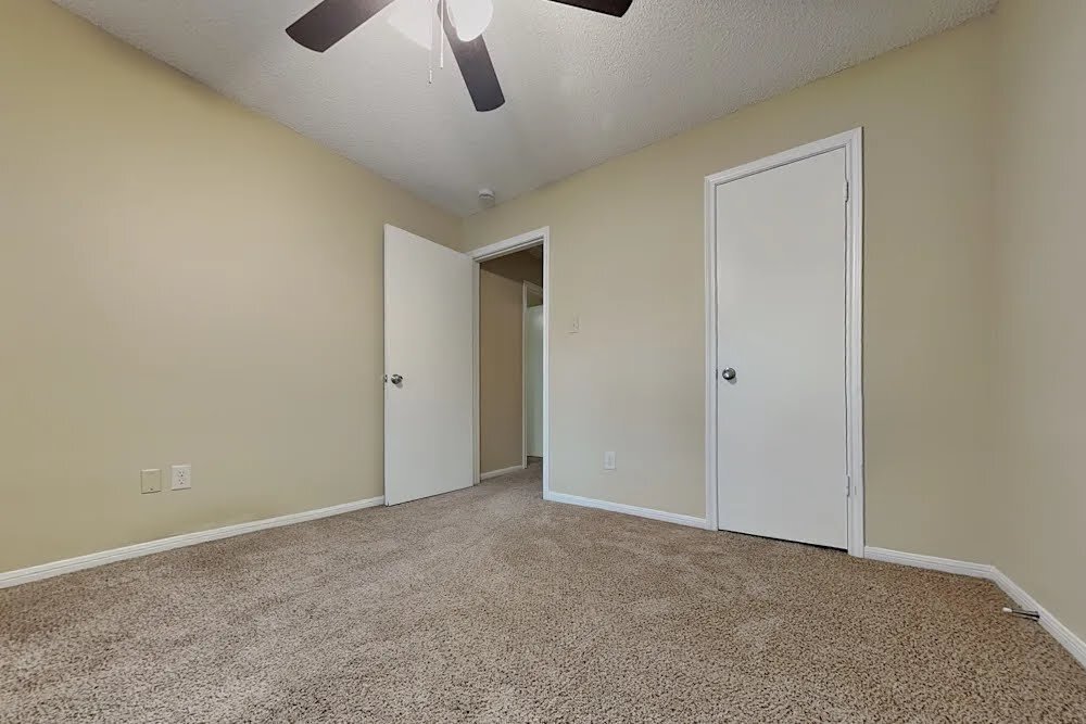 Building Photo - 11 Brentwood Oaks Ct