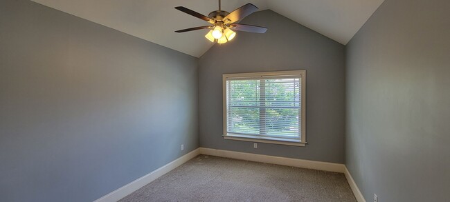 Building Photo - Stunning 4-Bedroom, 3.5-bath Home in the P...