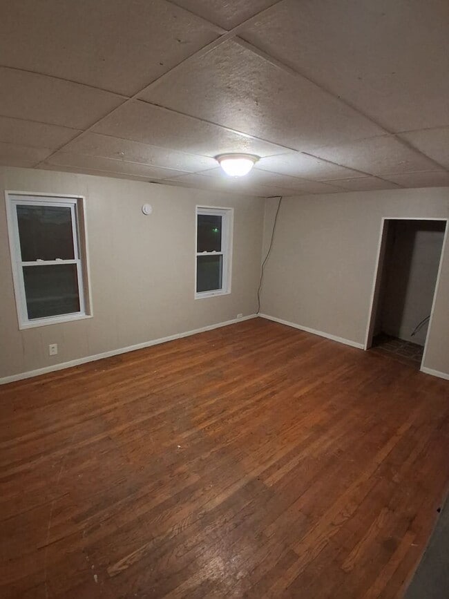 Building Photo - 8 Pulaski St