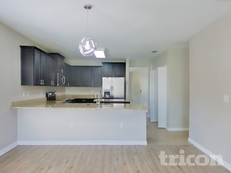 Building Photo - 1617 Tamarind Rd