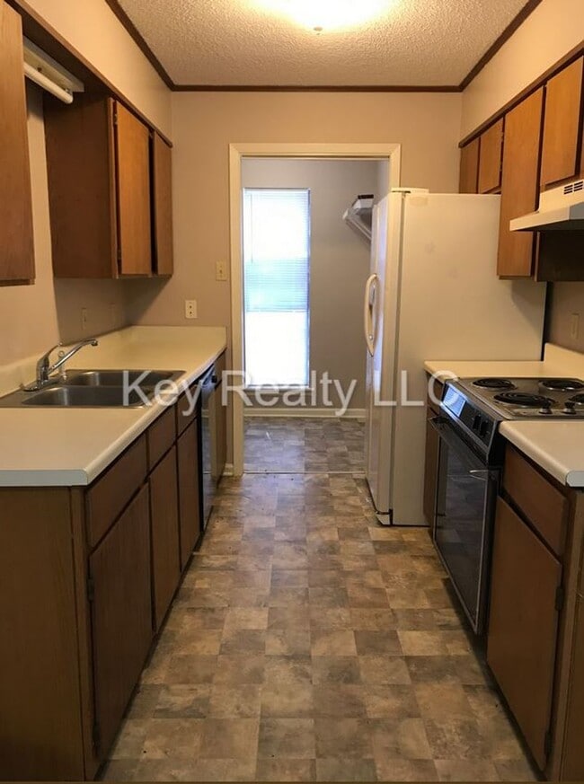 Building Photo - 602 - A Gary K - Pineville