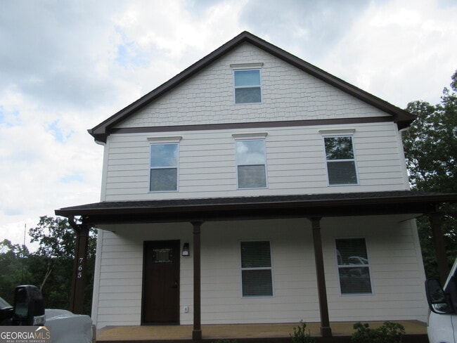 Building Photo - 765 Old Kerns Rd