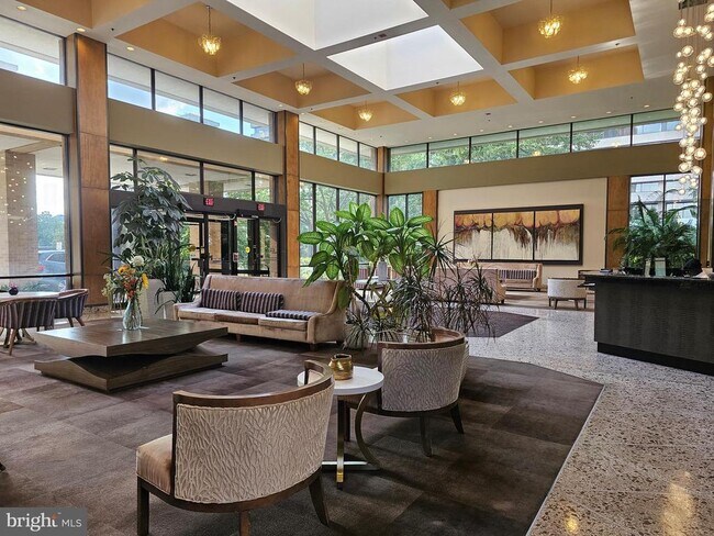 Building Photo - 3709 S George Mason Dr