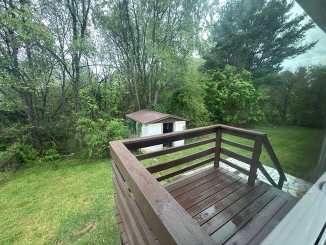 Building Photo - Pulaski, 4BR / 1.5 BA, available now