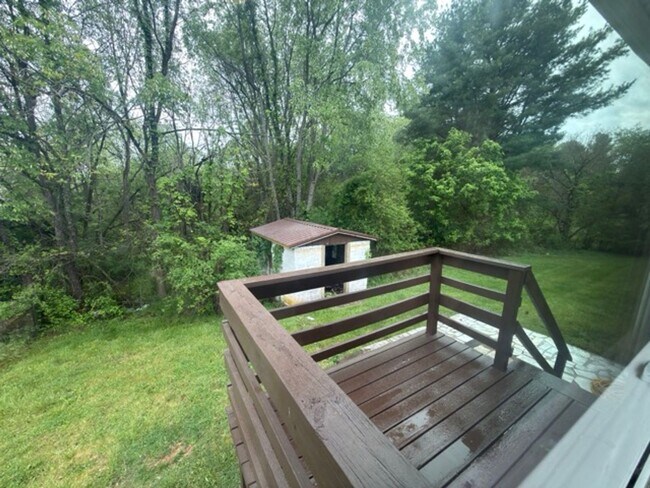 Building Photo - Pulaski, 4BR / 2 BA, available now
