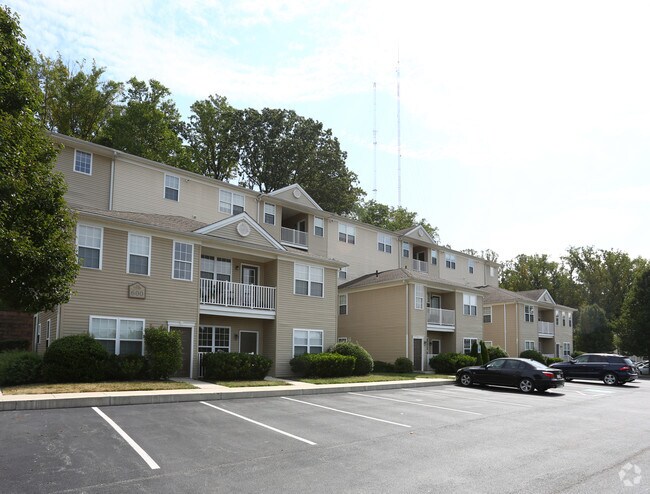The Glen At Shawmont Station Garden Apartment