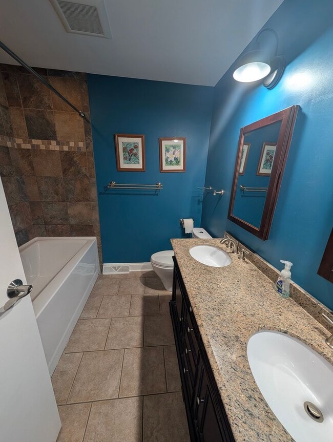 Building Photo - BAY VILLAGE RENTAL HOME 4 BEDROOMS