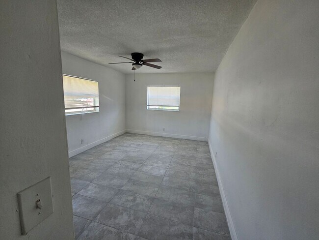 Building Photo - 1545 NW 8th Ave