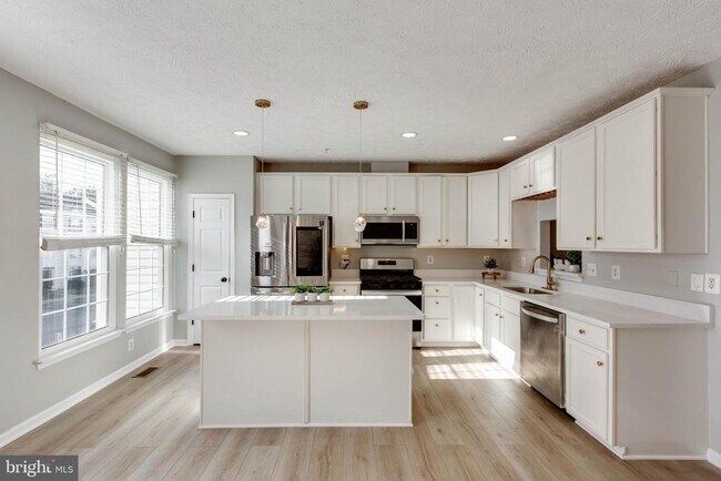 Building Photo - 1734 Sea Pine Cir