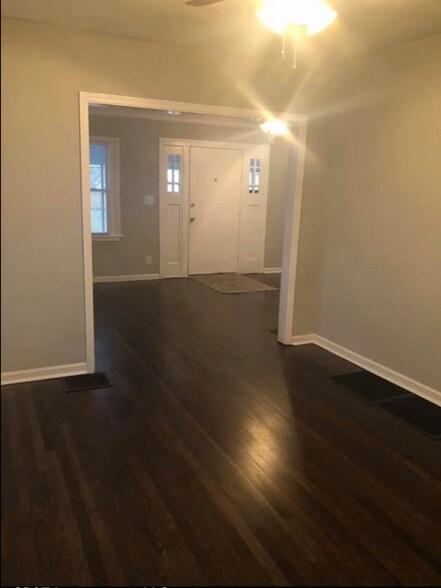 Building Photo - 6208 Swope Pkwy