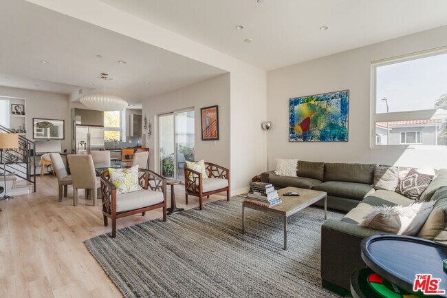 Building Photo - 6072 Pickford St