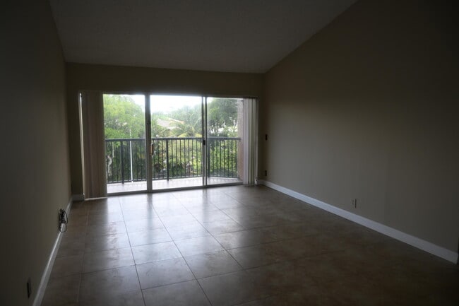 Building Photo - 8721 Wiles Rd