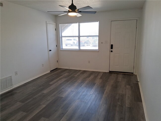 Building Photo - 1855 W Deane St