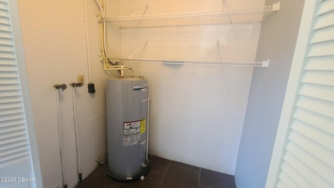 Building Photo - 1350 Jarecki Ave