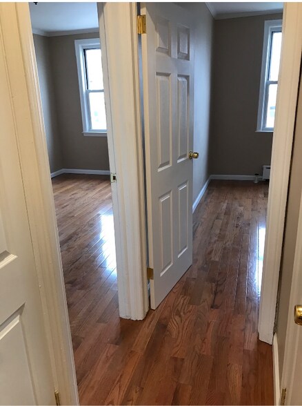 Building Photo - 28-16 45th St