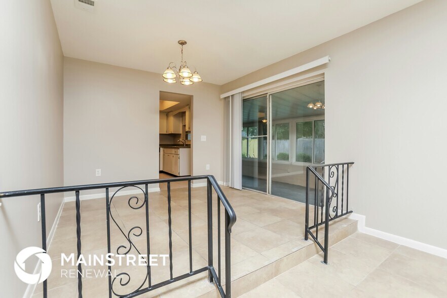 Building Photo - 605 Applewood Ave