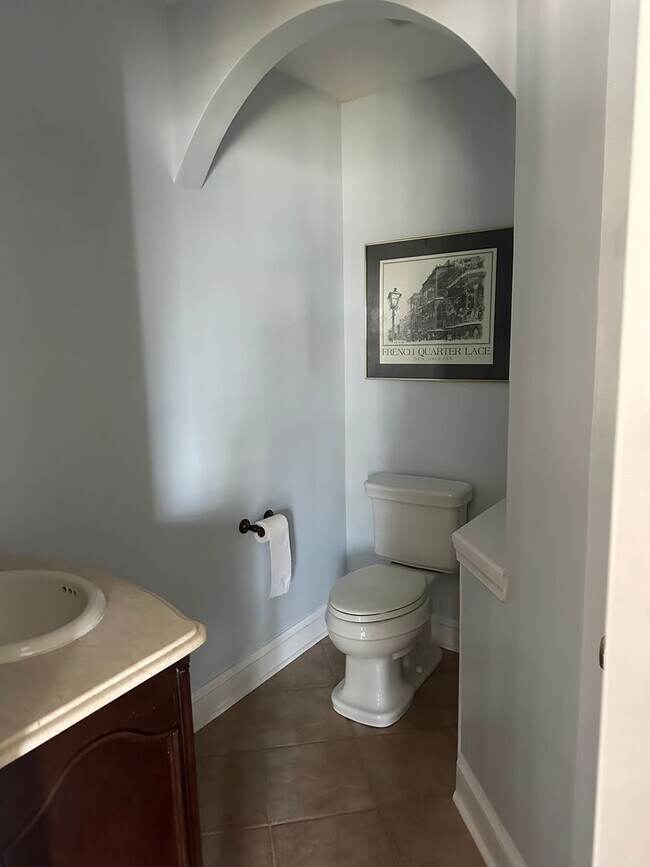 Building Photo - Beautiful Annapolis Home