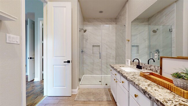 Building Photo - 5430 Camaguey St