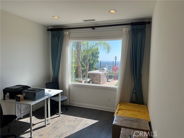 Building Photo - 2584 E Temblor Ranch Dr