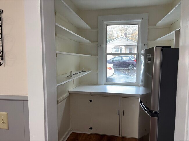 Building Photo - 49 N Harbor St