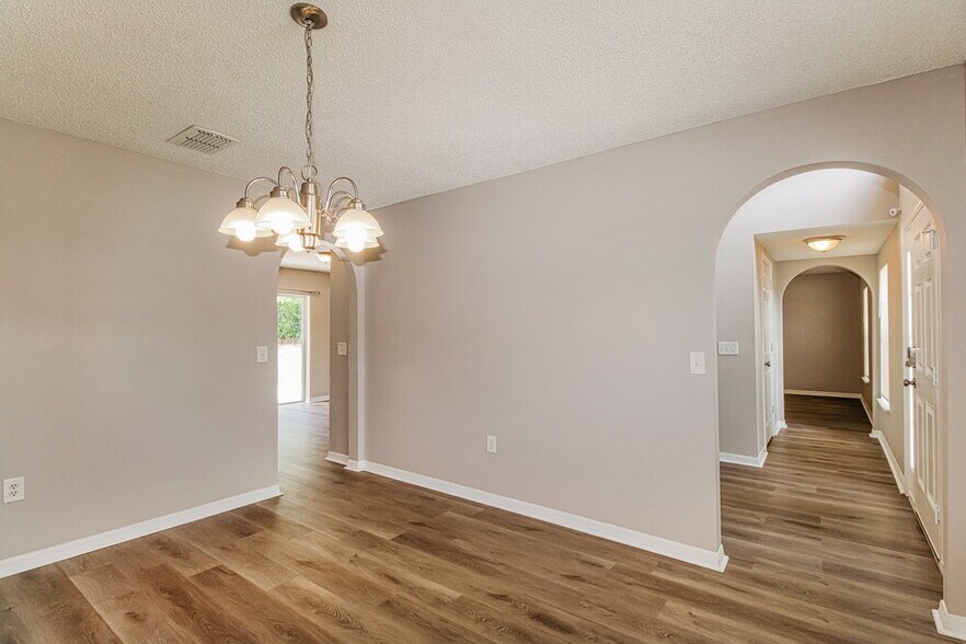 Building Photo - 6510 Hillview Rd