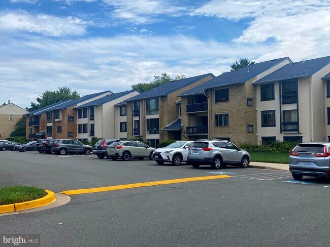 Building Photo - 10218 Bushman Dr