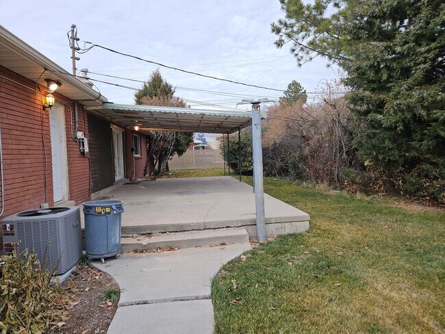 Building Photo - Remodeled 3-Bedroom Home in Orem