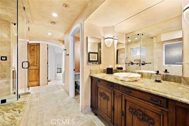 Building Photo - 900 E Balboa Blvd