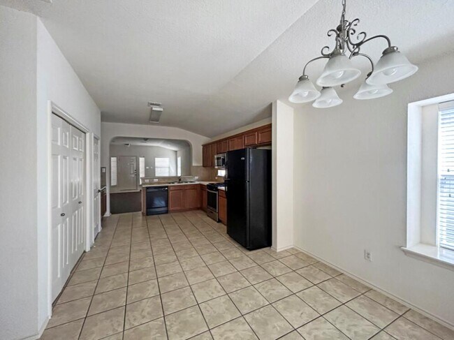 Building Photo - 1802 Honey Creek Ln