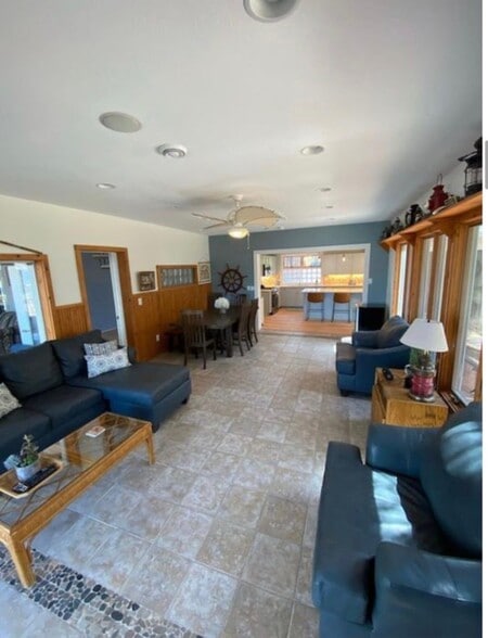 Building Photo - 1663 Elberta Resort Rd