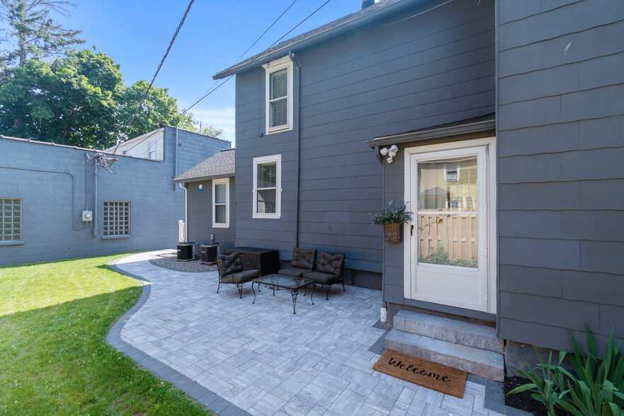 Private entrance and pavered patio - 16 Lincoln Ave