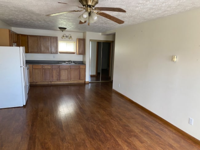 Building Photo - 338 4th St