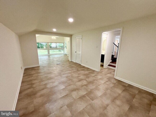 Building Photo - 554 Tarrington Rd