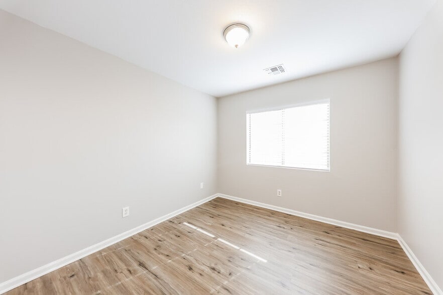 Building Photo - 11418 W Austin Thomas Dr