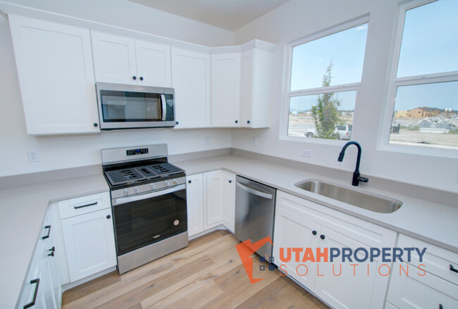 Building Photo - 4589 W Monument Peak Dr