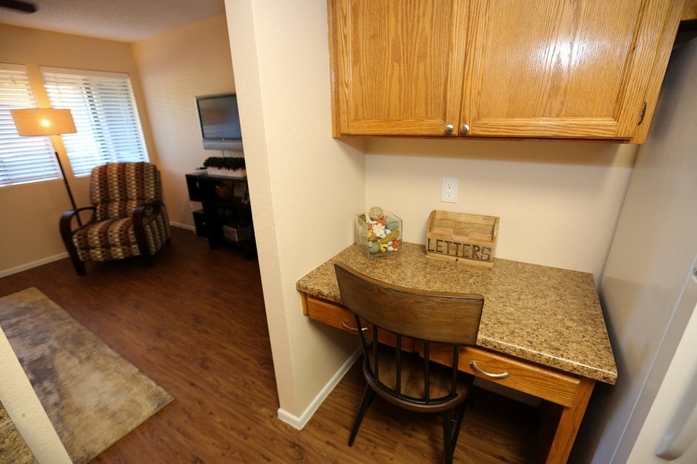 Building Photo - 7 W Mohawk Dr