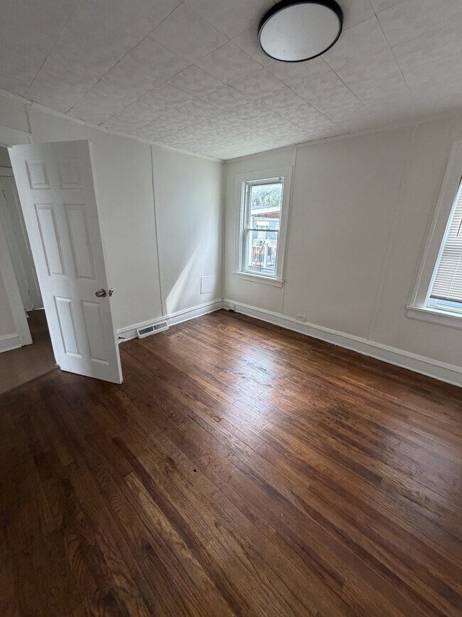 Building Photo - 4473 W 133rd St