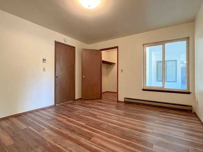Building Photo - Updated Beacon Hill 1bd/1bth Condo, $1,650/mo.