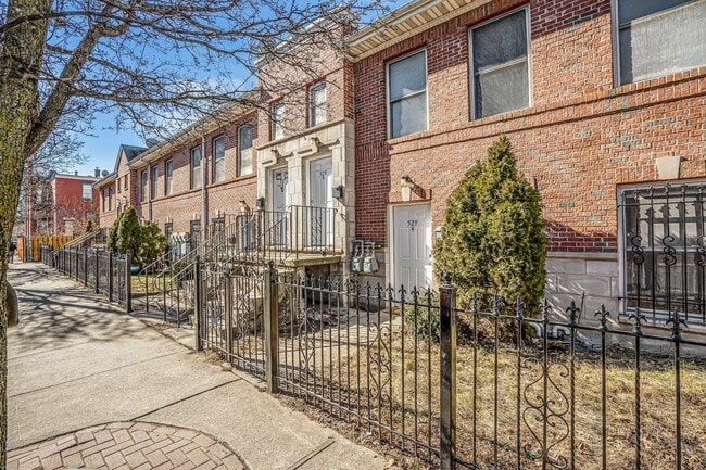 Primary Photo - 527 M.L.K. Drive